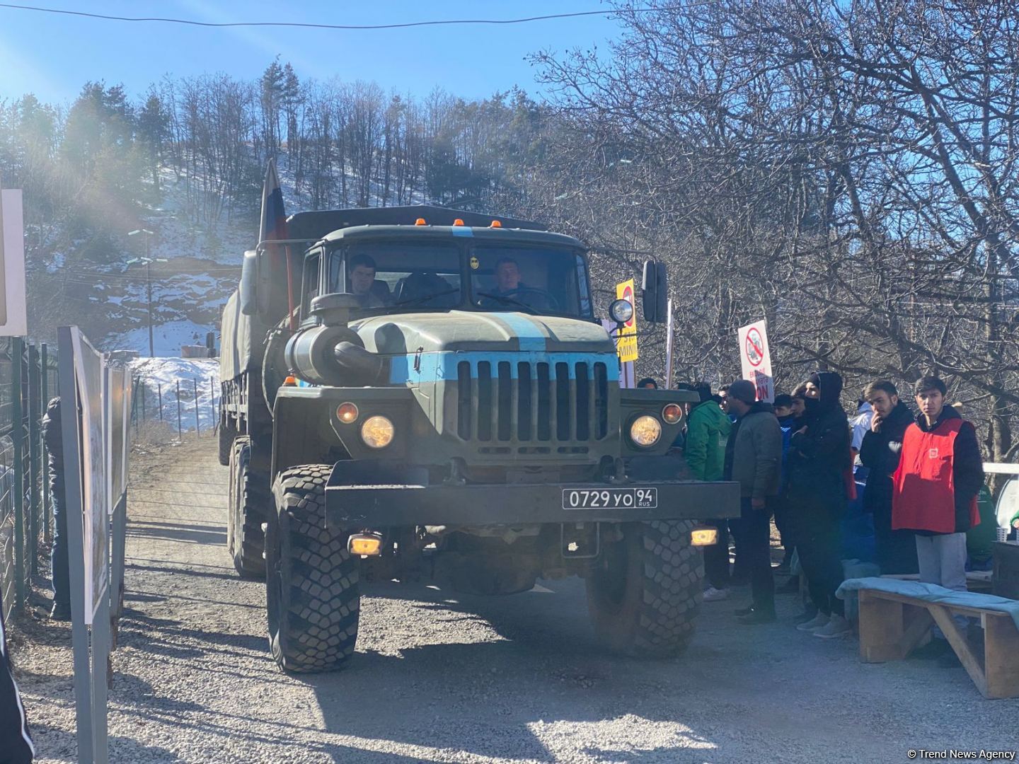 Over dozen vehicles of Russian peacekeepers pass freely along Azerbaijan's Lachin-Khankendi road (PHOTO)