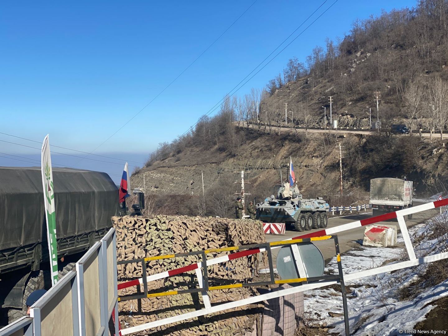 Over dozen vehicles of Russian peacekeepers pass freely along Azerbaijan's Lachin-Khankendi road (PHOTO)