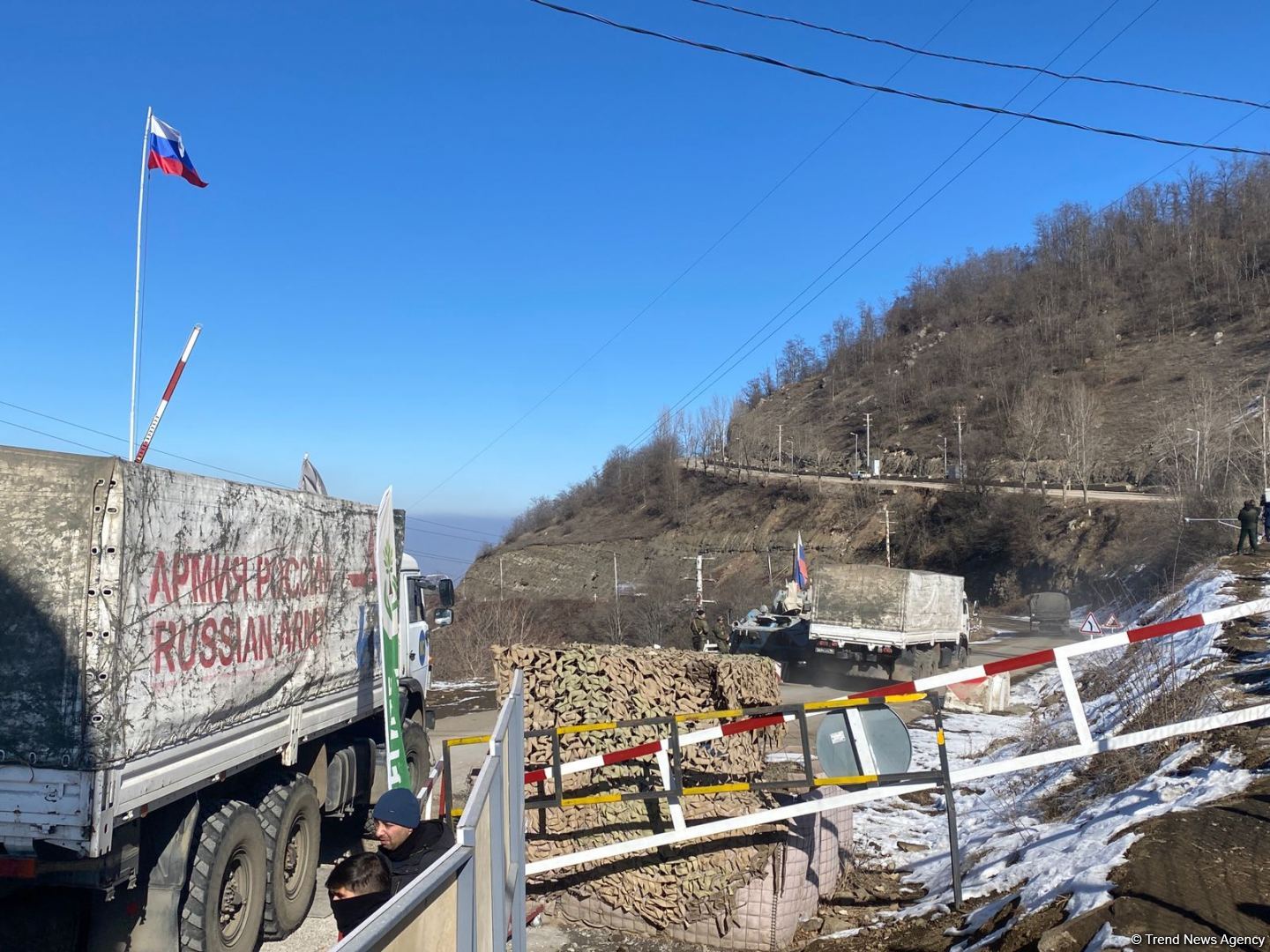 Over dozen vehicles of Russian peacekeepers pass freely along Azerbaijan's Lachin-Khankendi road (PHOTO)