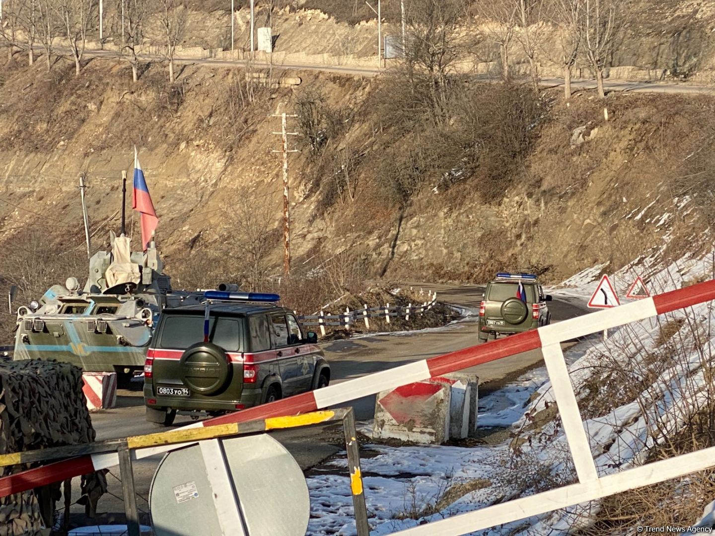 More cars of Russian peacekeepers freely pass along Azerbaijani Lachin-Khankendi road (PHOTO)