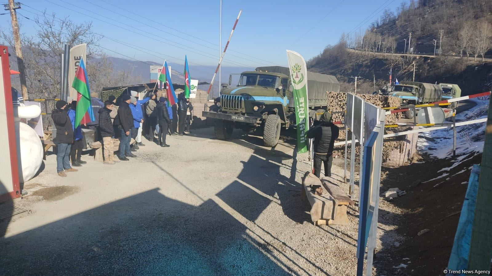 Another convoy of Russian peacekeepers freely passes along Azerbaijani Lachin-Khankendi road (PHOTO)