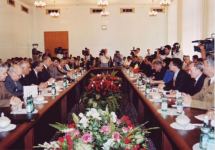 Heydar Aliyev launched great economic cooperation projects of global importance - ex-president of Romania (PHOTO)