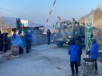 Two more supply vehicles of Russian peacekeepers pass freely along Azerbaijan's Lachin-Khankendi road (PHOTO)