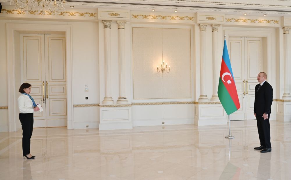 President Ilham Aliyev receives credentials of new French Ambassador to Azerbaijan (PHOTO/VIDEO)