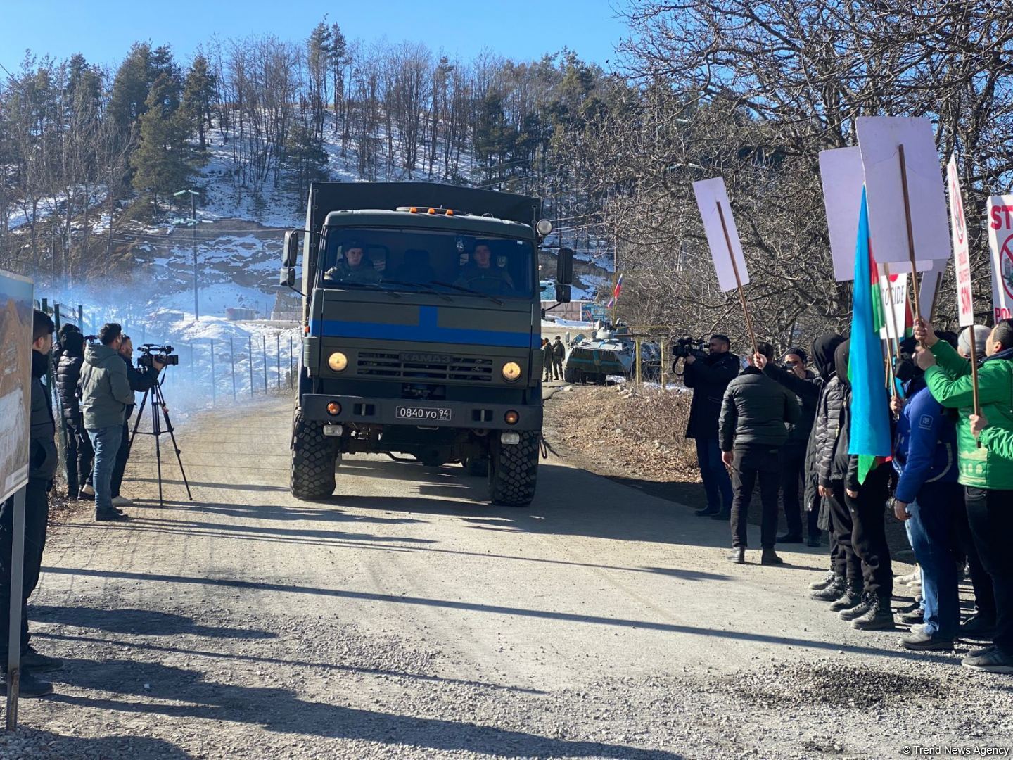 More vehicles of Russian peacekeepers pass freely along Azerbaijan's Lachin-Khankendi road (PHOTO)