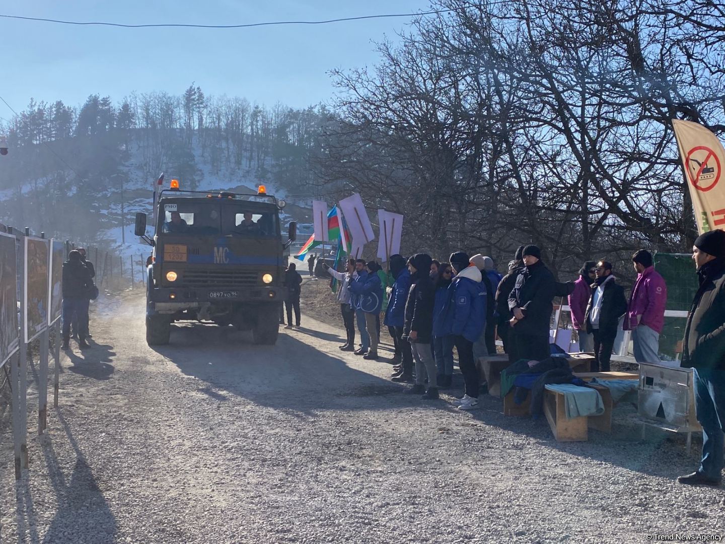 More supply vehicles of Russian peacekeepers drive freely along Azerbaijan's Lachin-Khankendi road (PHOTO)