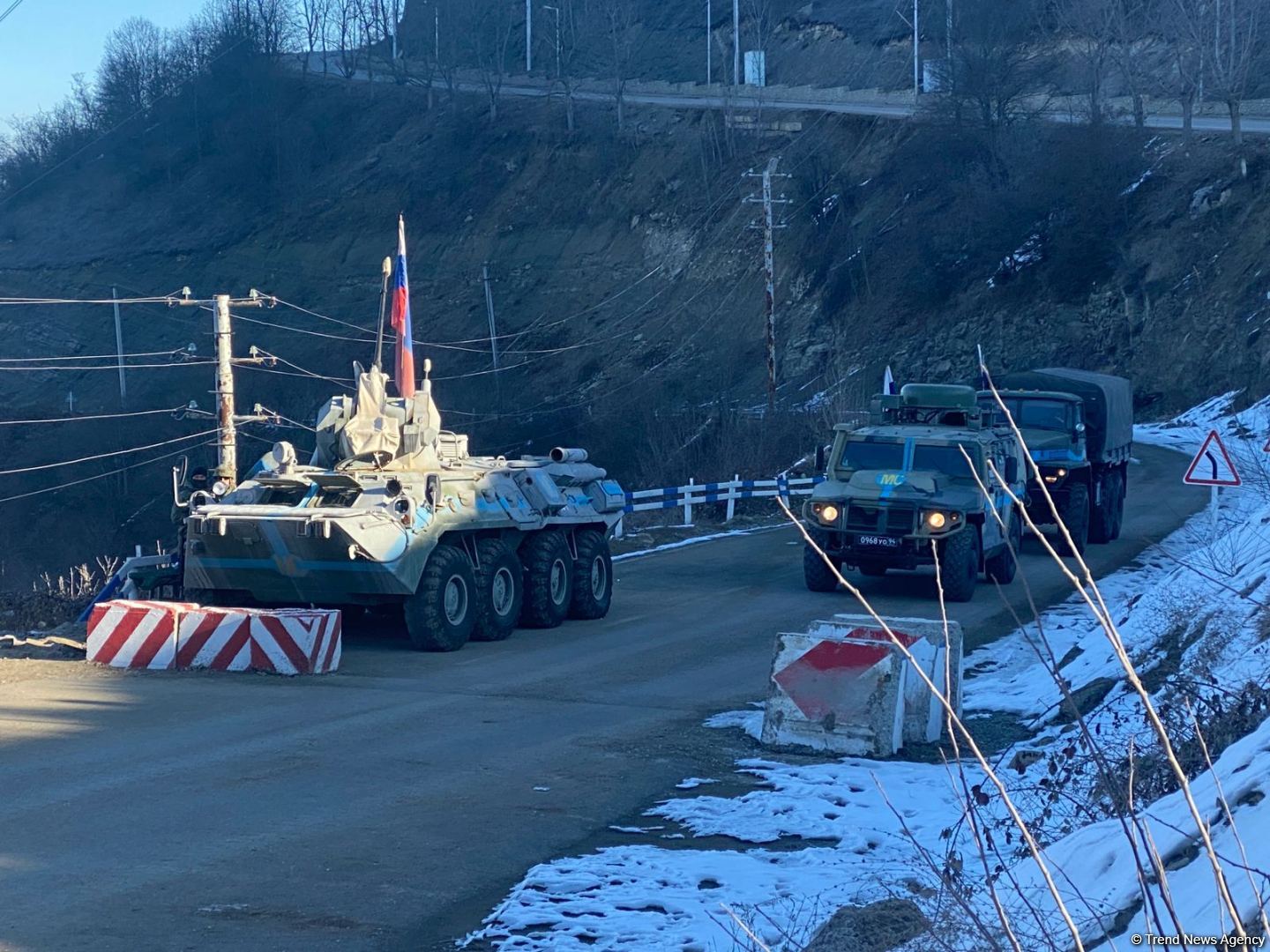 More vehicles of Russian peacekeepers pass freely along Azerbaijan's Lachin-Khankendi road (PHOTO)