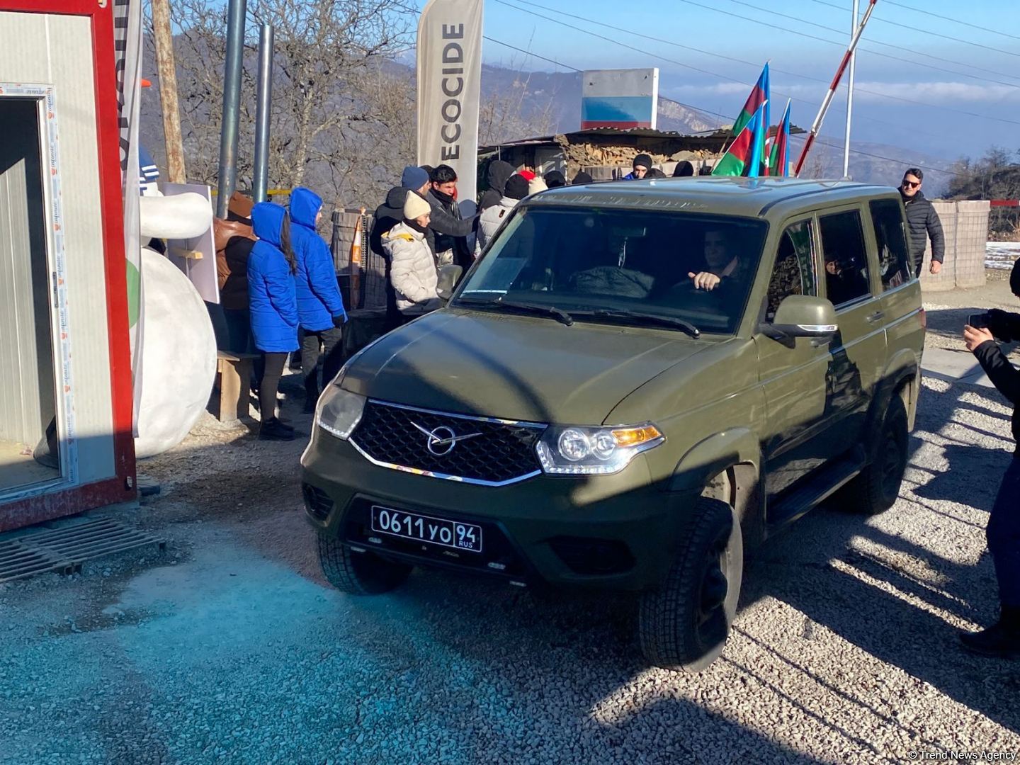 More vehicles of Russian peacekeepers pass freely along Azerbaijan's Lachin-Khankendi road (PHOTO)