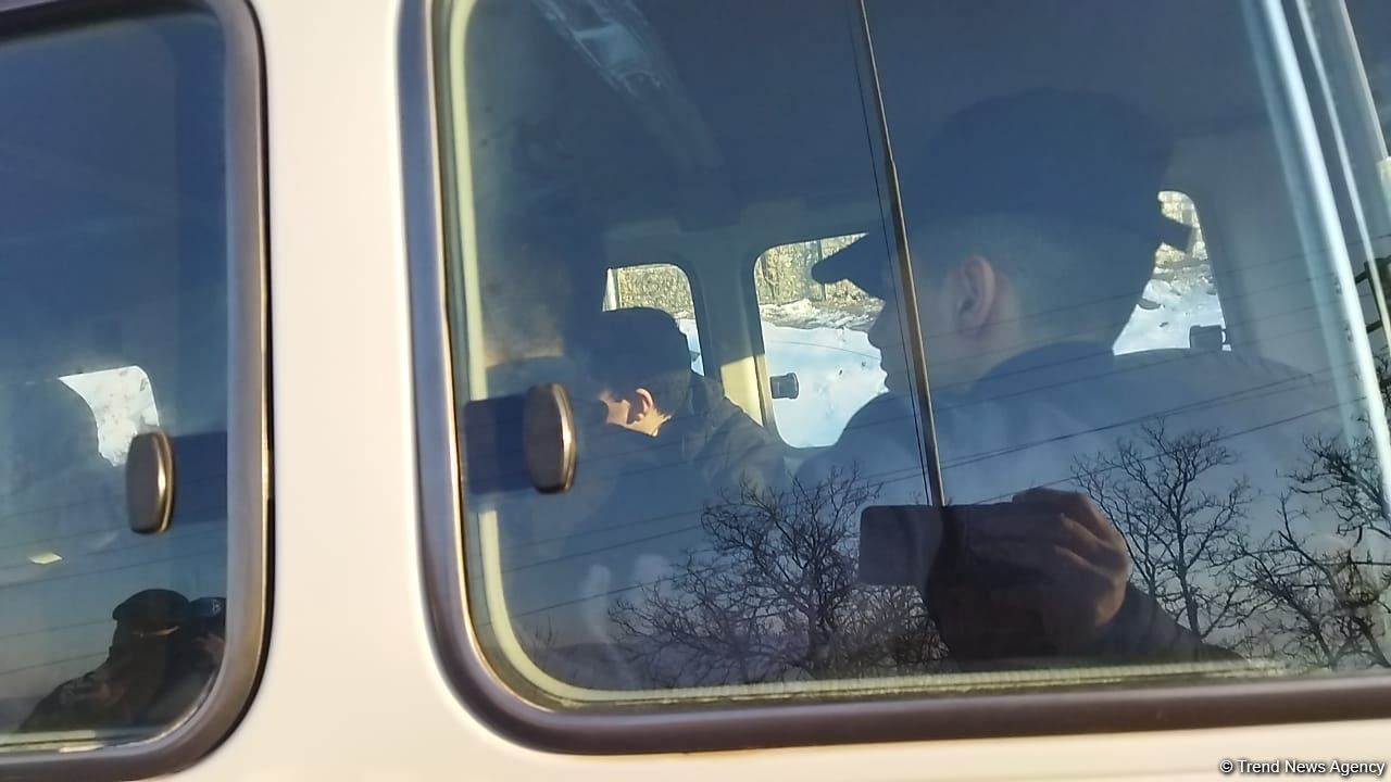 Seven ICRC vehicles drive freely along Azerbaijan's Lachin-Khankendi road (PHOTO)