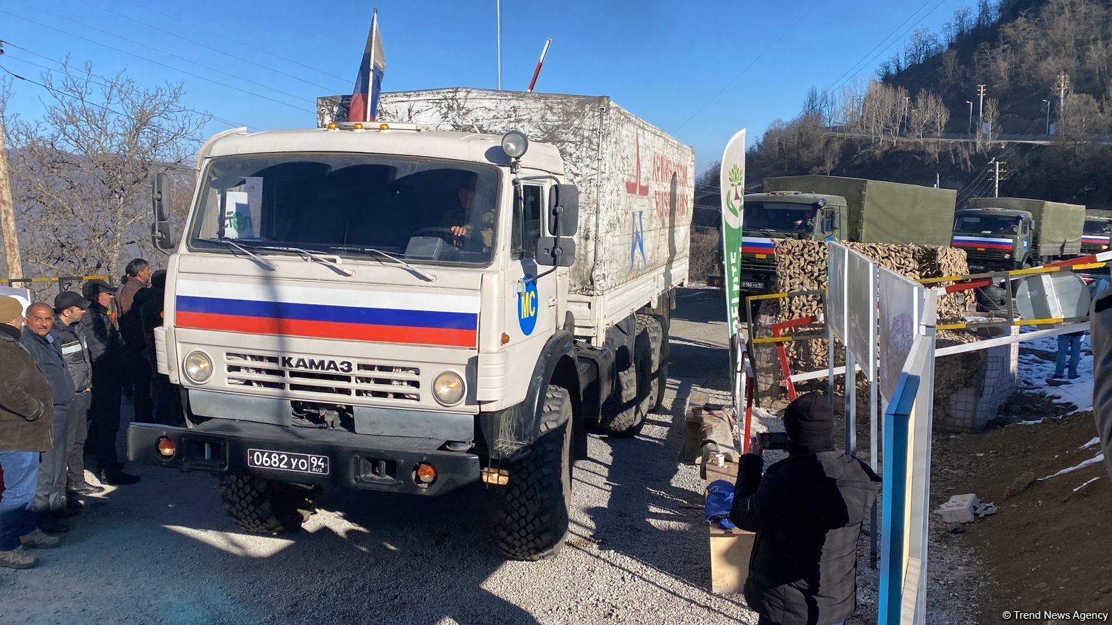Convoy of Russian peacekeepers passes freely along Azerbaijan's Lachin-Khankendi road (PHOTO)