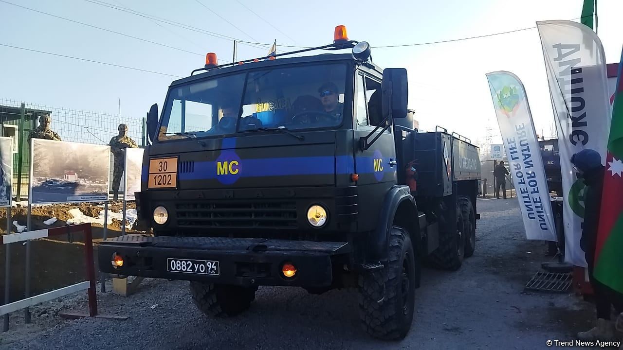 More vehicles of Russian peacekeepers pass freely along Azerbaijan's Lachin-Khankendi road (PHOTO)