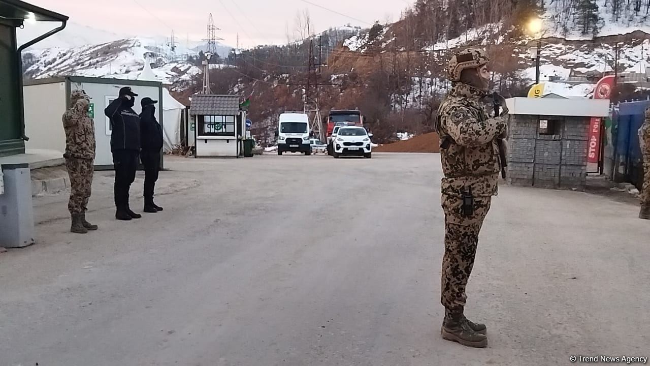 Peaceful protest of Azerbaijani eco-activists continues on Lachin-Khankendi road (PHOTO)