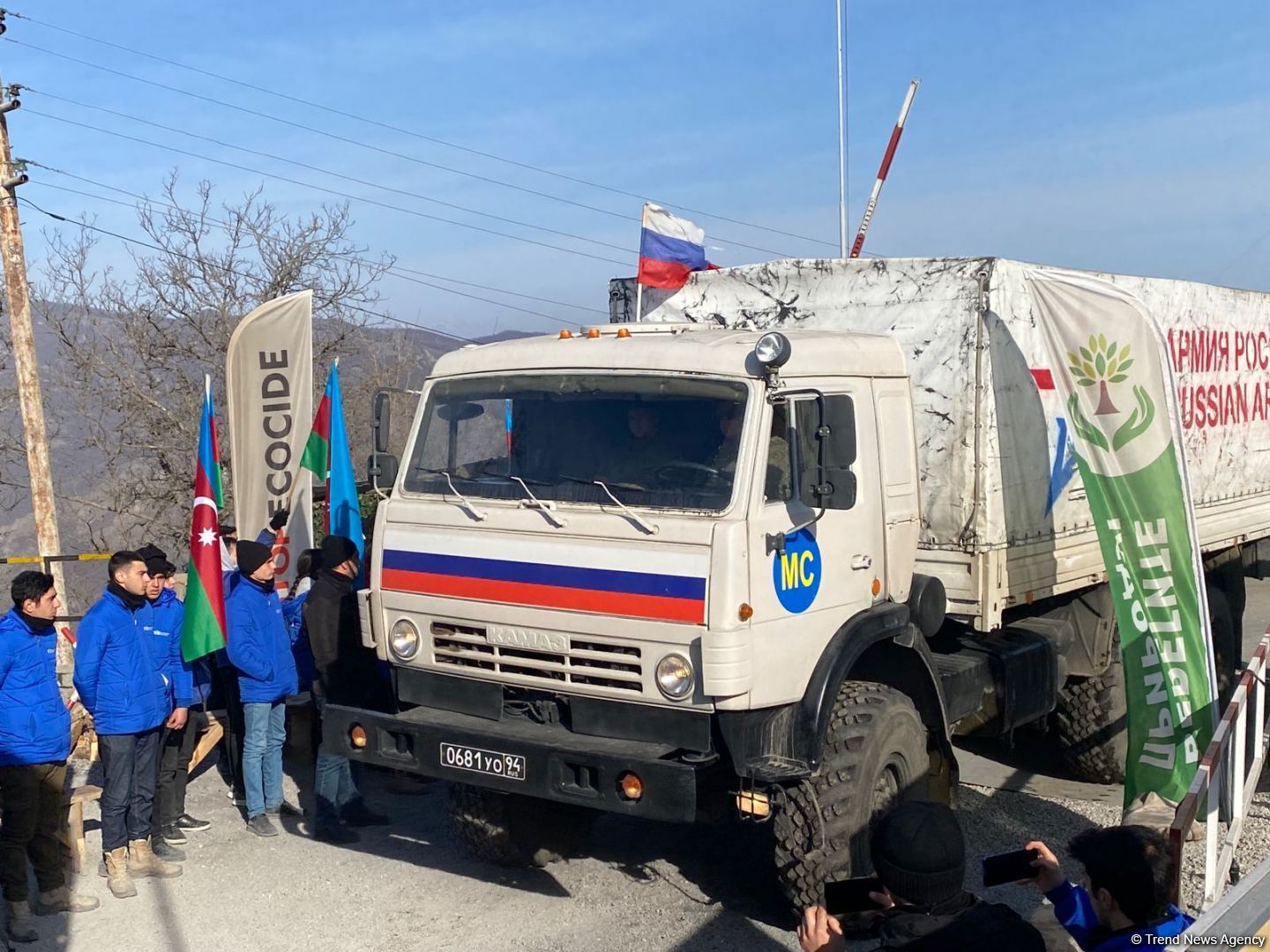 More vehicles of Russian peacekeepers pass freely along Azerbaijan's Lachin-Khankendi road (PHOTO)