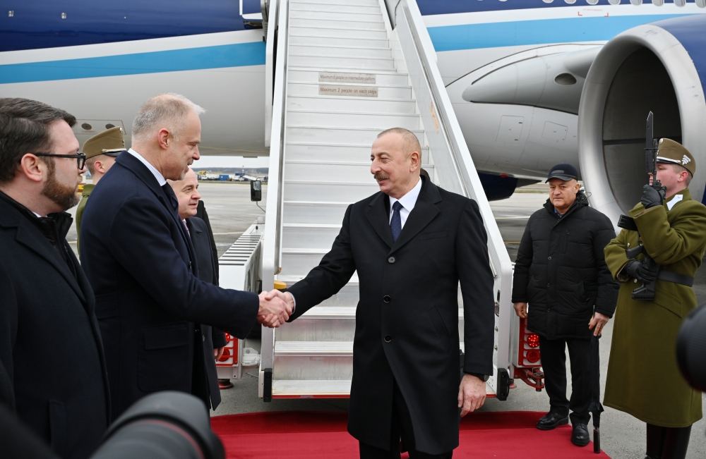 President Ilham Aliyev, First Lady Mehriban Aliyeva arrive in Hungary (PHOTO/VIDEO)