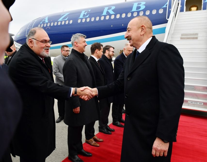 President Ilham Aliyev, First Lady Mehriban Aliyeva arrive in Hungary (PHOTO/VIDEO)