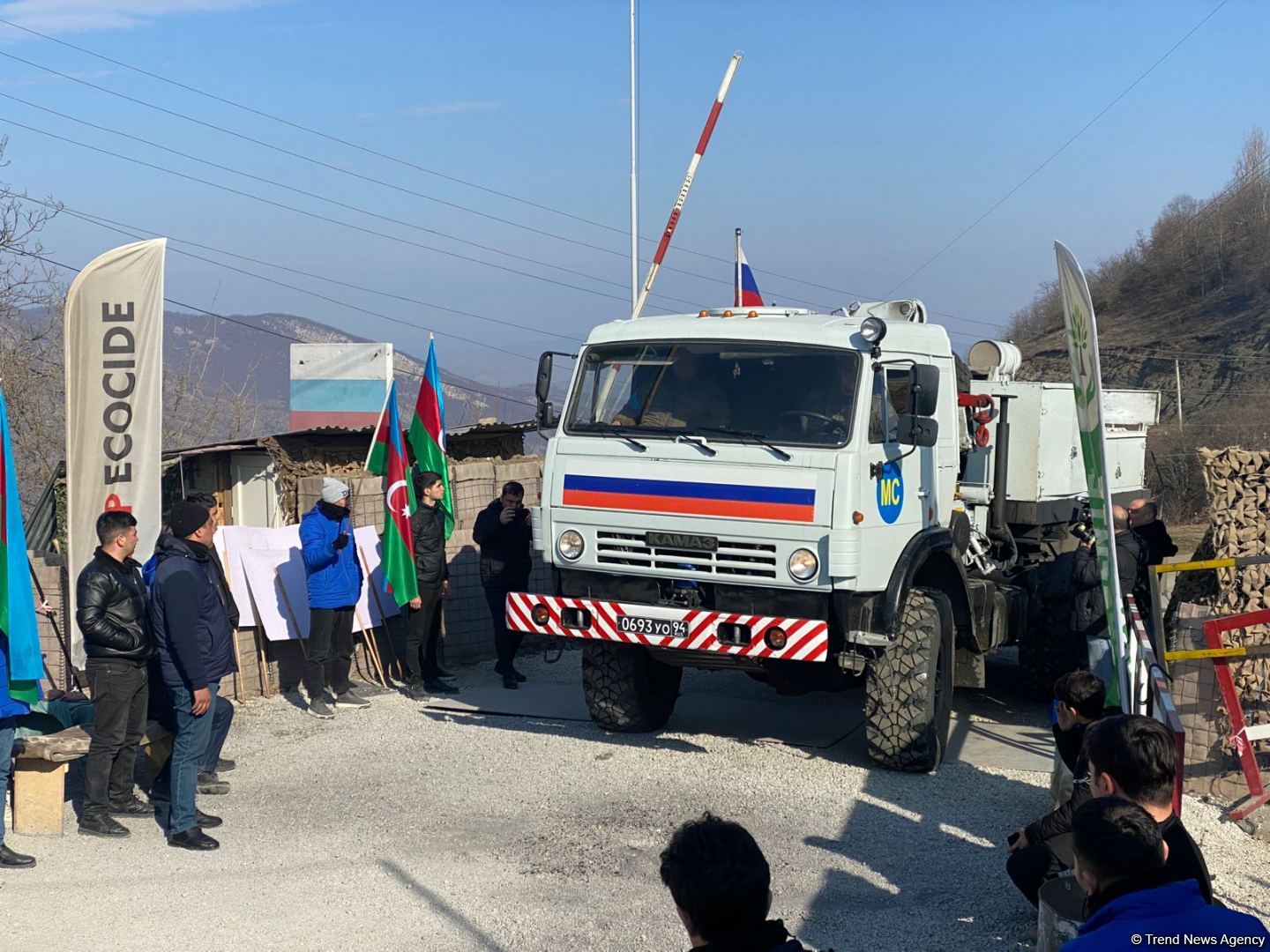 More vehicles of Russian peacekeepers pass freely along Azerbaijan's Lachin-Khankendi road (PHOTO)