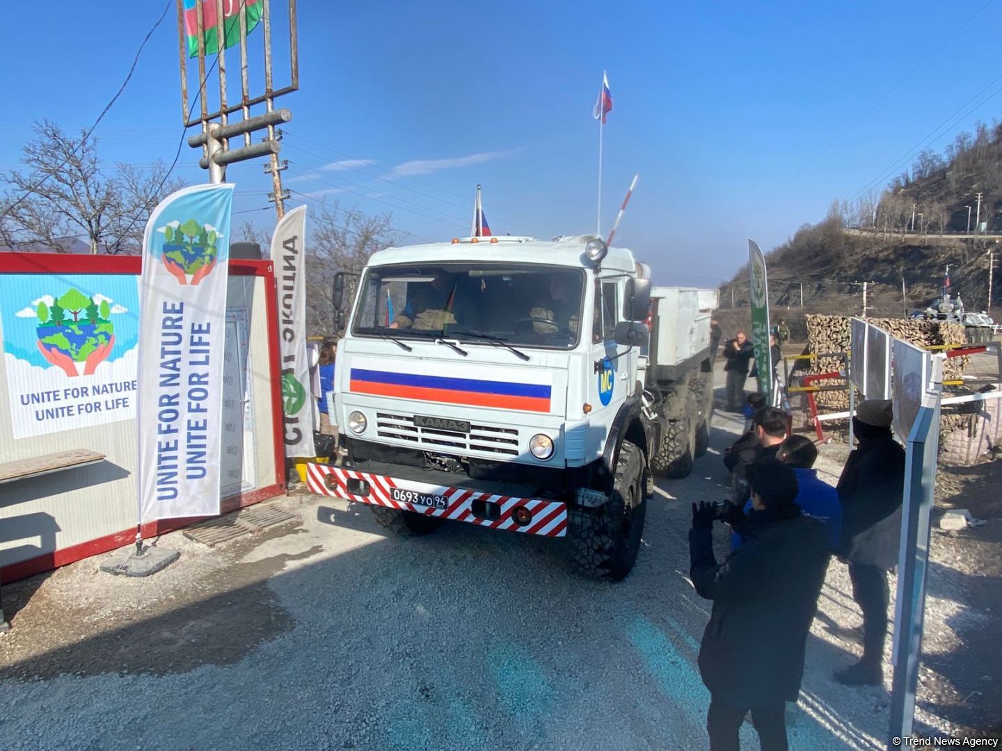More vehicles of Russian peacekeepers pass freely along Azerbaijan's Lachin-Khankendi road (PHOTO)
