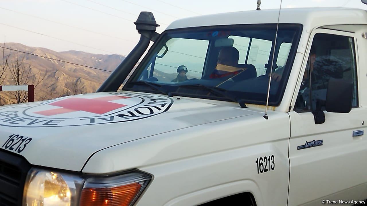 Seven ICRC vehicles drive freely along Azerbaijan's Lachin-Khankendi road (PHOTO)