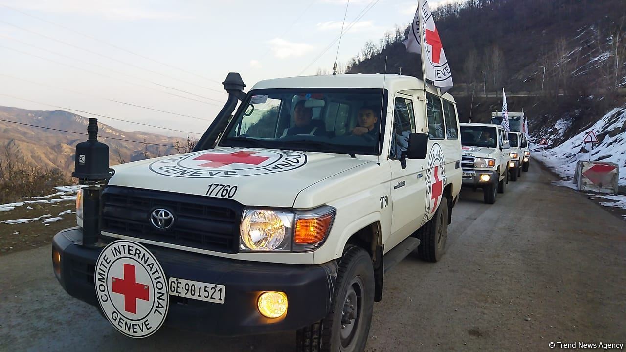 Seven ICRC vehicles drive freely along Azerbaijan's Lachin-Khankendi road (PHOTO)