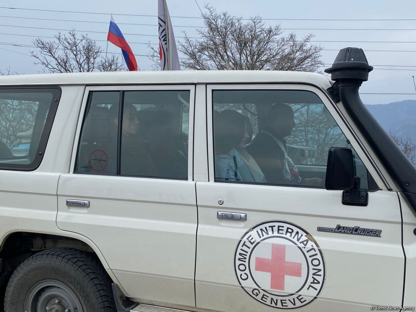 Seven ICRC vehicles drive freely along Azerbaijan's Lachin-Khankendi road (PHOTO)