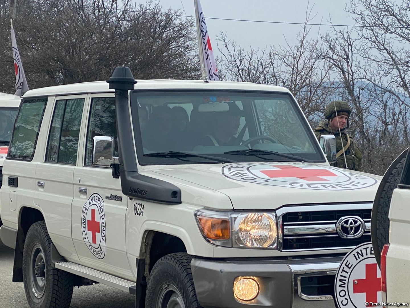 Seven ICRC vehicles drive freely along Azerbaijan's Lachin-Khankendi road (PHOTO)