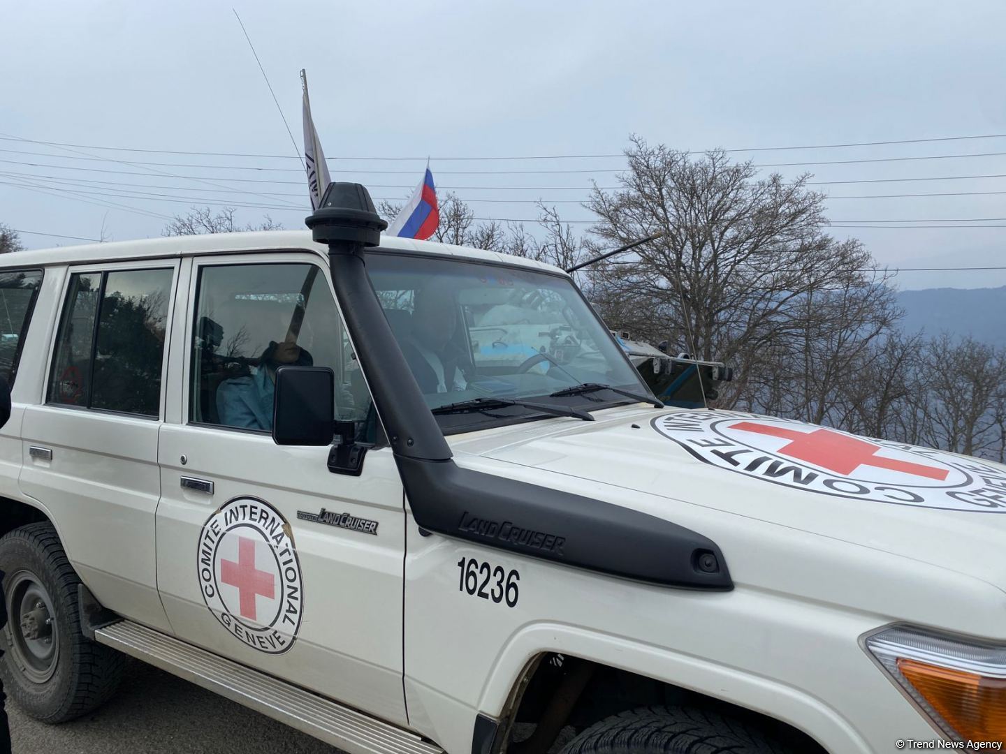 Seven ICRC vehicles drive freely along Azerbaijan's Lachin-Khankendi road (PHOTO)