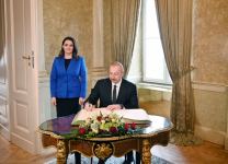 Presidents of Azerbaijan, Hungary hold on-on-one meeting (PHOTO/VIDEO)