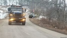 Six more vehicles of Russian peacekeepers pass along Azerbaijan's Lachin-Khankendi road (PHOTO)