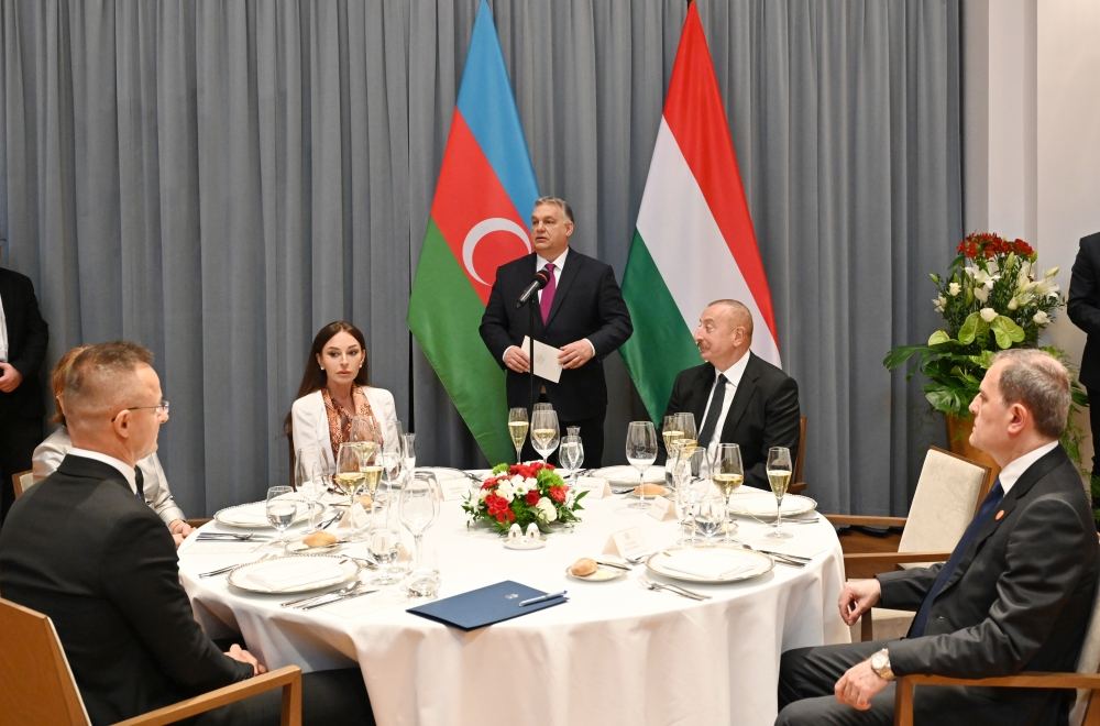 Official dinner given in honor of President Ilham Aliyev, First Lady Mehriban Aliyeva (PHOTO/VIDEO)