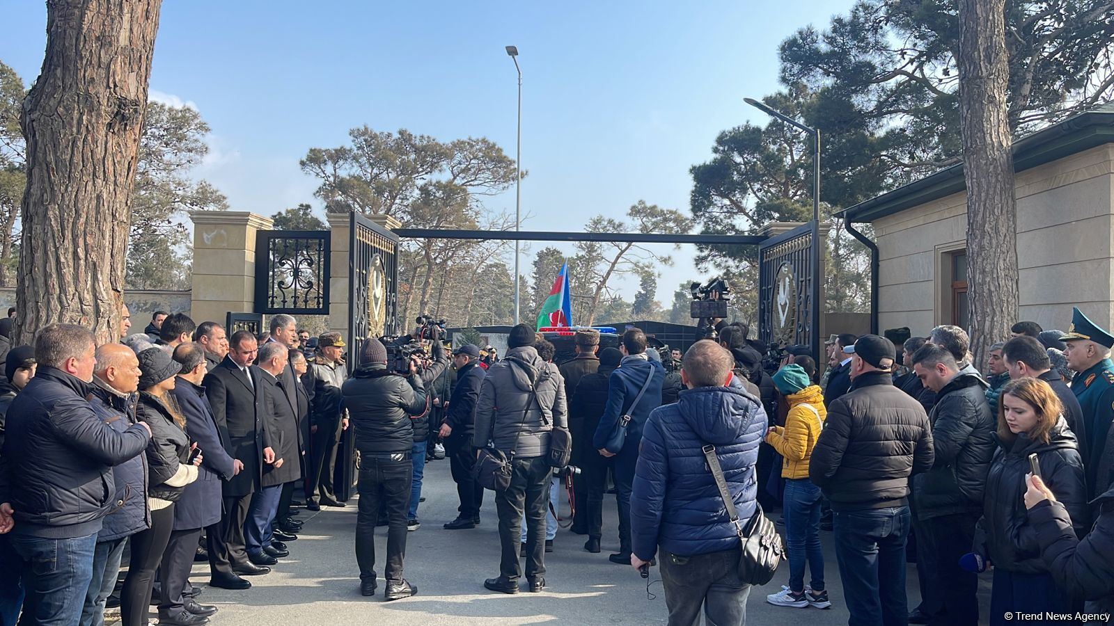 Funeral in Baku held for victim of terrorist attack in Iran, thousands gather to pay respect (PHOTO/VIDEO)