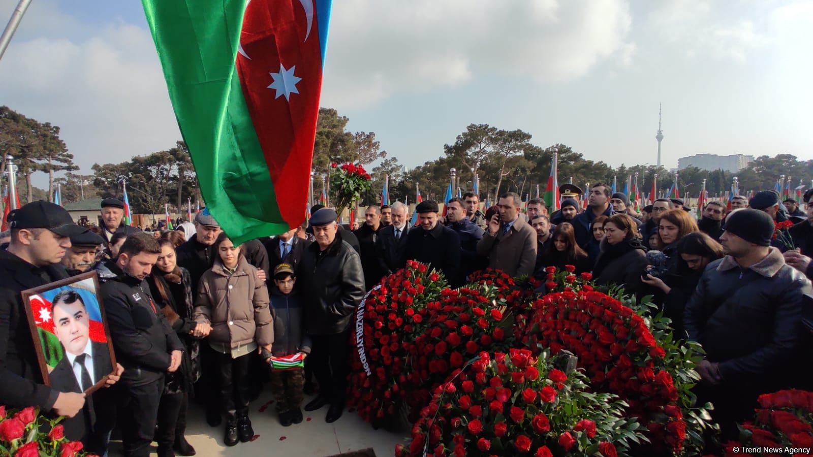 Funeral in Baku held for victim of terrorist attack in Iran, thousands gather to pay respect (PHOTO/VIDEO)