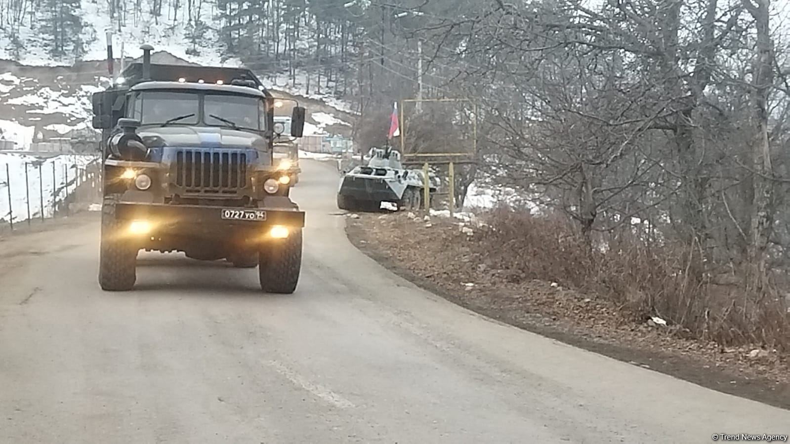 Six more vehicles of Russian peacekeepers pass along Azerbaijan's Lachin-Khankendi road (PHOTO)