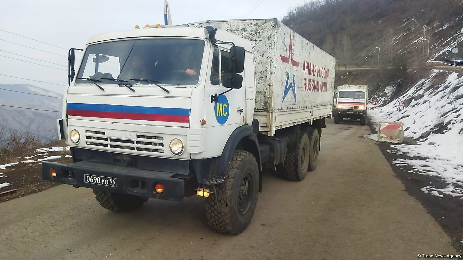 Convoy of Russian peacekeepers passes freely along Azerbaijan's Lachin-Khankendi road (PHOTO)