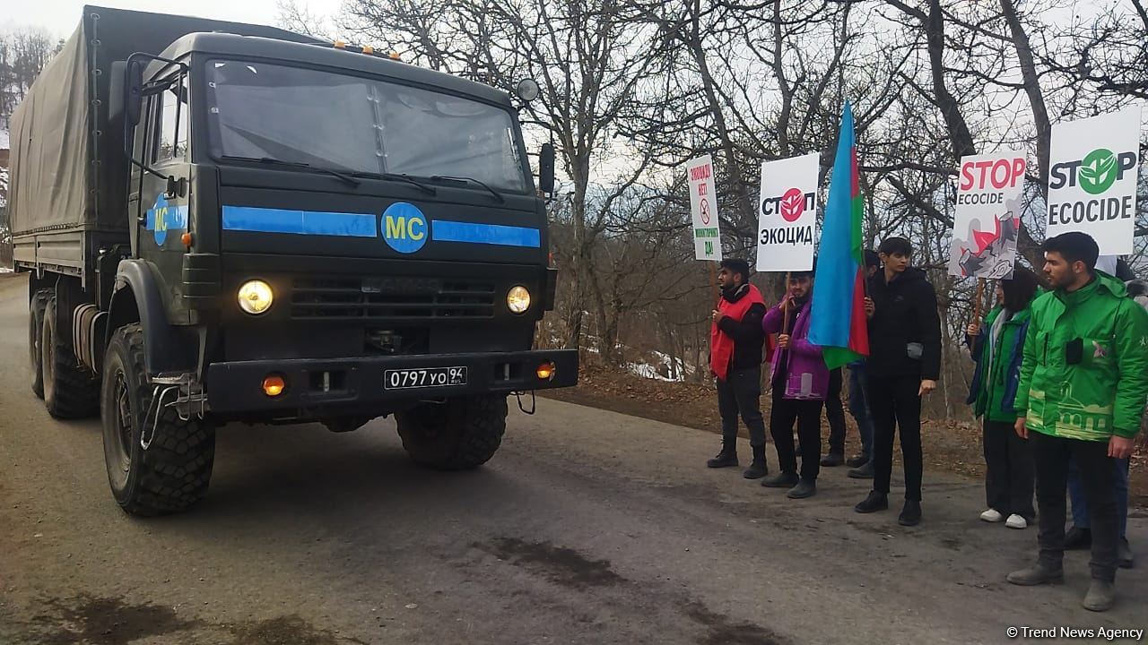 Convoy of Russian peacekeepers passes freely along Azerbaijan's Lachin-Khankendi road (PHOTO)
