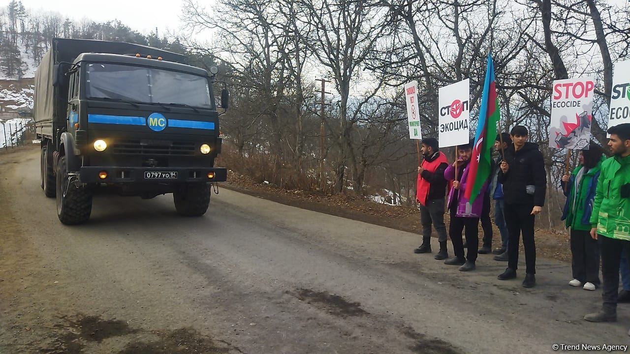 Convoy of Russian peacekeepers passes freely along Azerbaijan's Lachin-Khankendi road (PHOTO)