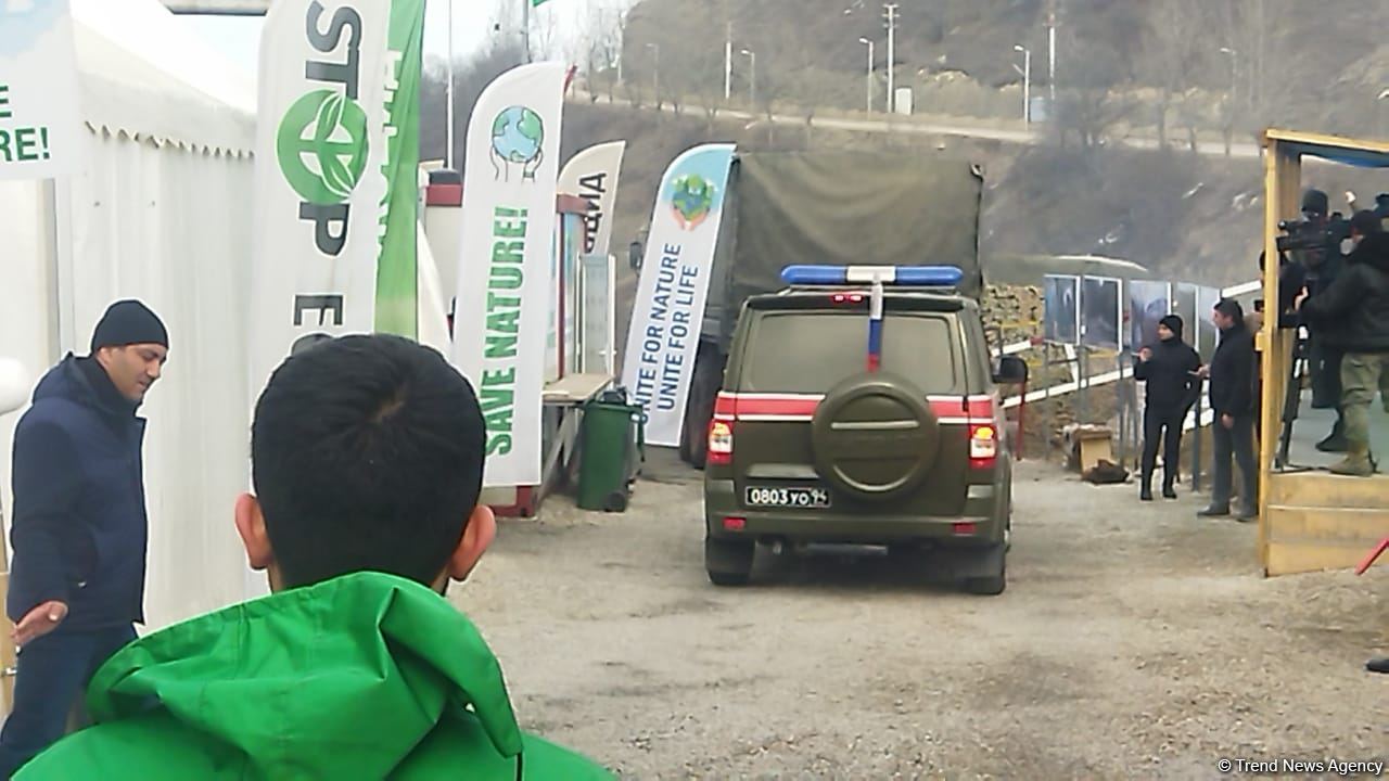 Convoy of Russian peacekeepers passes freely along Azerbaijan's Lachin-Khankendi road (PHOTO)
