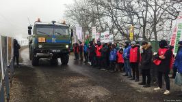 Russian peacekeepers' vehicles pass along Lachin-Khankendi road in both directions (PHOTO)