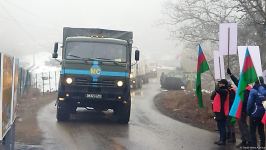 Russian peacekeepers' vehicles pass along Lachin-Khankendi road in both directions (PHOTO)