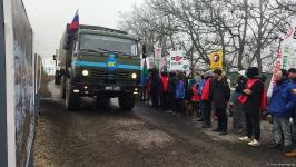 Russian peacekeepers' vehicles pass along Lachin-Khankendi road in both directions (PHOTO)