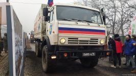 Russian peacekeepers' vehicles pass along Lachin-Khankendi road in both directions (PHOTO)