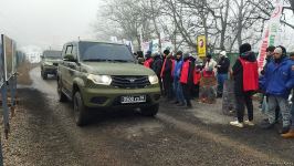 Russian peacekeepers' vehicles pass along Lachin-Khankendi road in both directions (PHOTO)