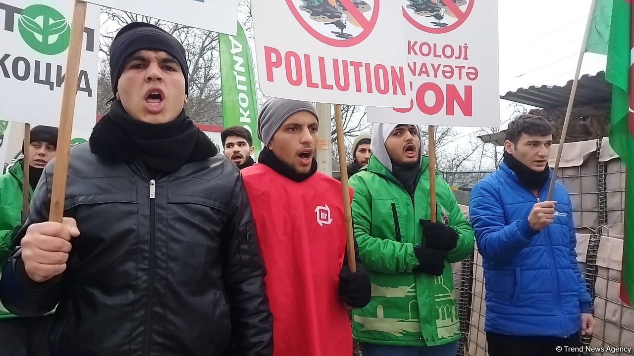 Peaceful protest of Azerbaijani eco-activists continues on Lachin-Khankendi road (PHOTO)