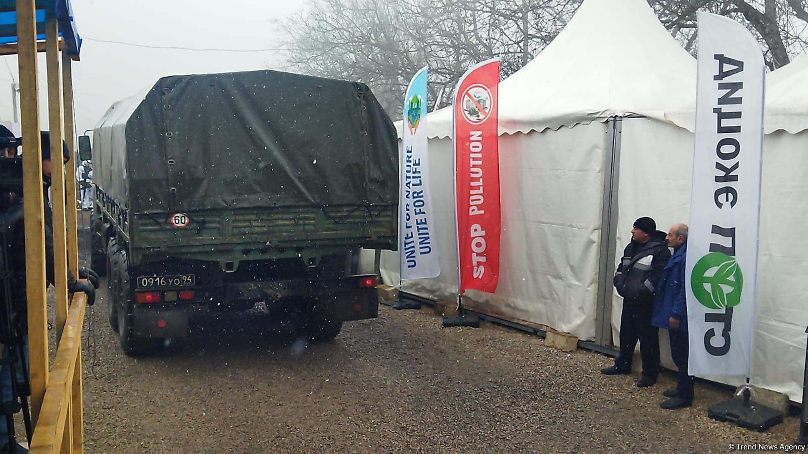 Russian peacekeepers' vehicles pass along Lachin-Khankendi road in both directions (PHOTO)