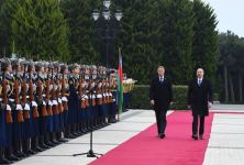 Official welcoming ceremony held for President of Romania (PHOTO/VIDEO)