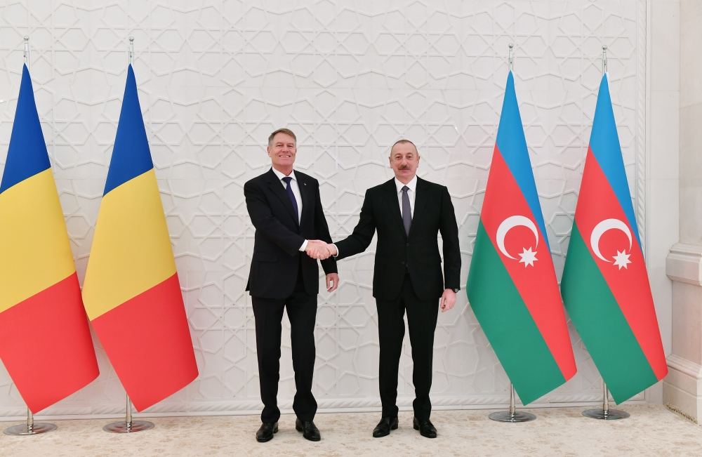 Official welcoming ceremony held for President of Romania (PHOTO/VIDEO)