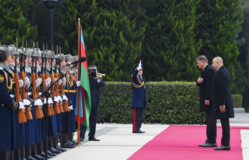 Official welcoming ceremony held for President of Romania (PHOTO/VIDEO)