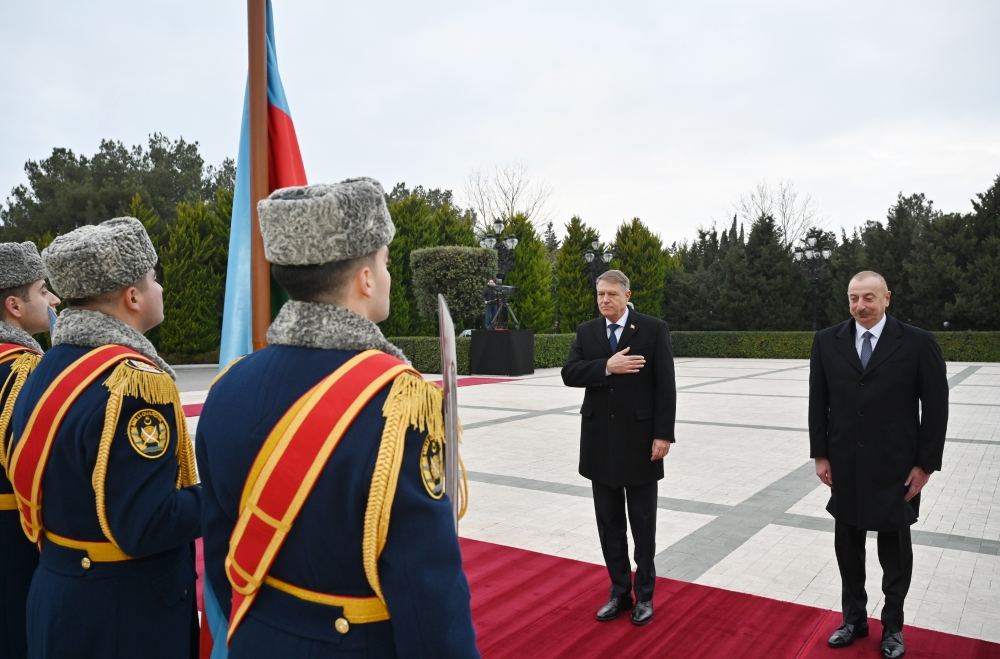 Official welcoming ceremony held for President of Romania (PHOTO/VIDEO)