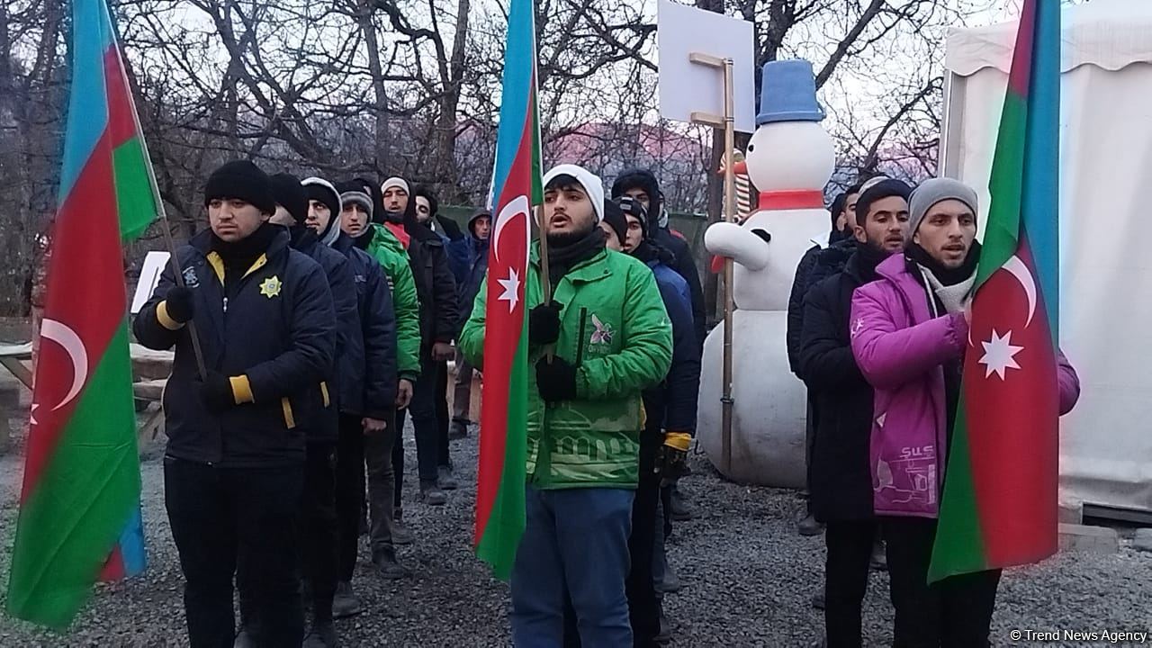 Peaceful protest of Azerbaijani eco-activists continues on Lachin-Khankendi road (PHOTO)