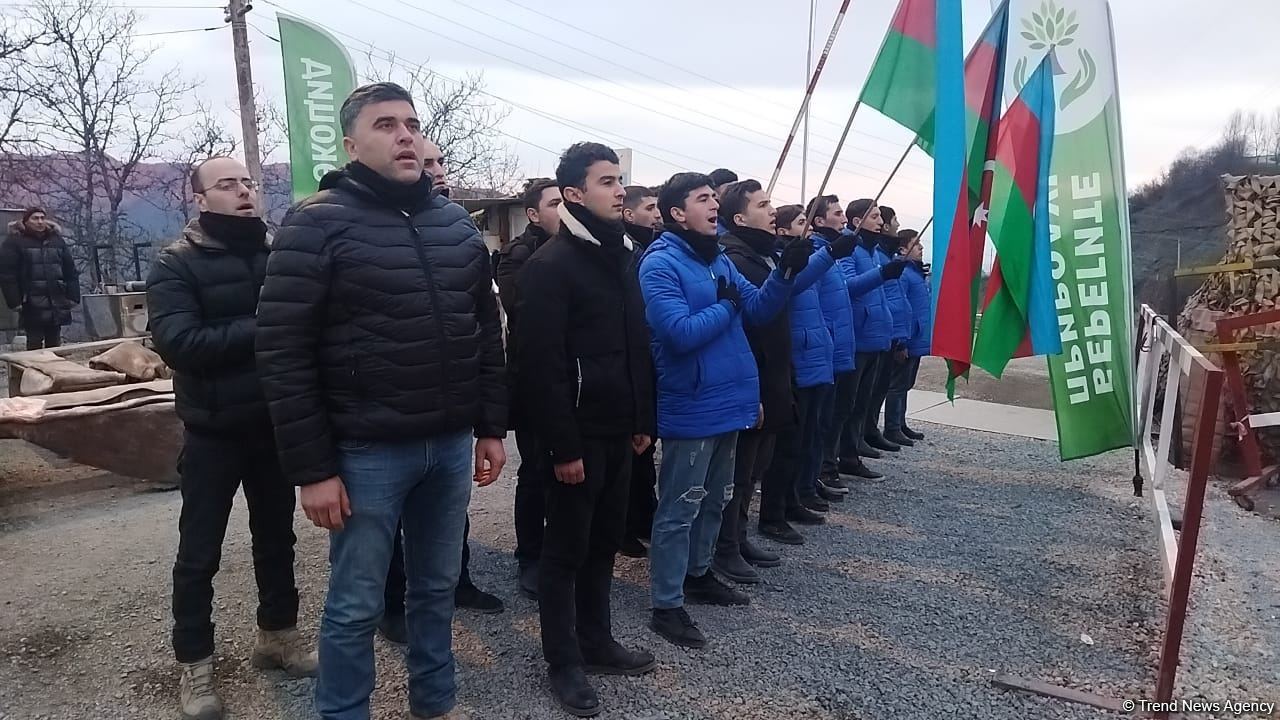 Peaceful protest of Azerbaijani eco-activists continues on Lachin-Khankendi road (PHOTO)