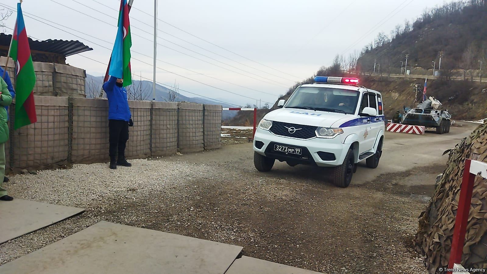 Six supply vehicles of Russian peacekeepers pass freely along Azerbaijan's Lachin-Khankendi road (PHOTO)